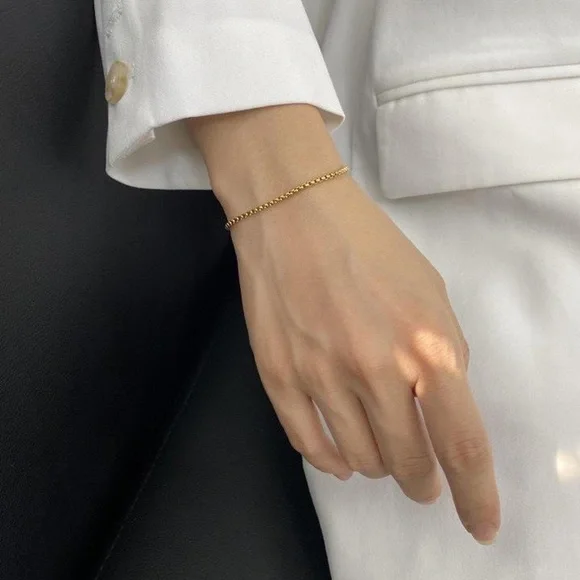 18k gold box chain bracelet, chain bracelet, stacking bracelet - Picture 2 of 3